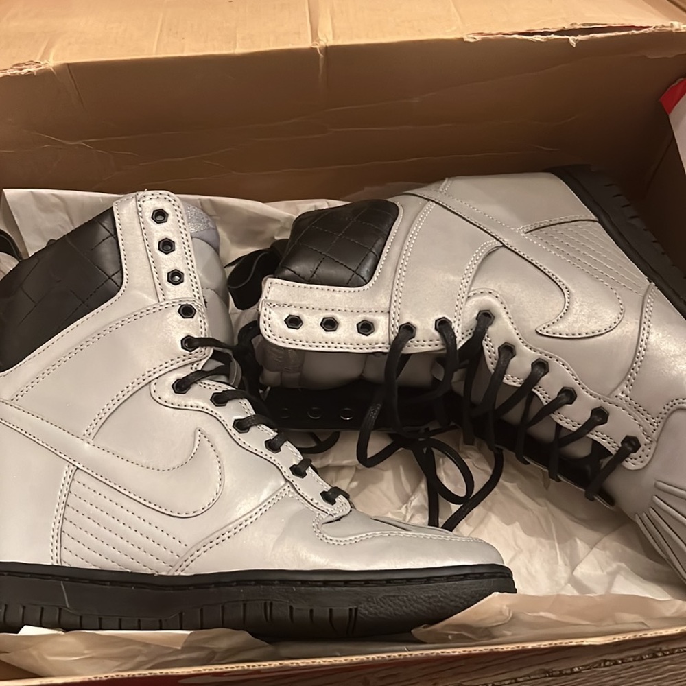 Never used Womens Dunk Sky